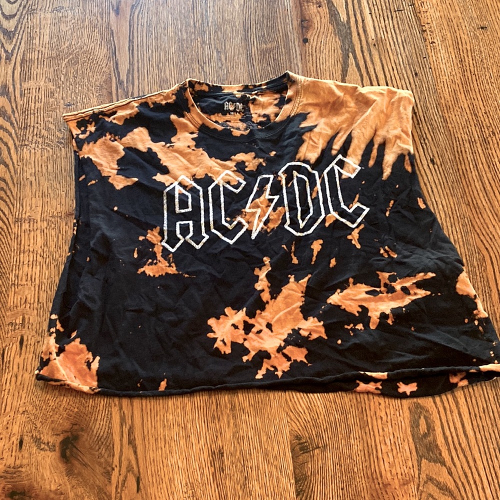 Cute orange and black tie dye AC DC cropped muscle tee. Size Large.